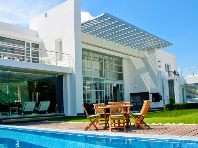 Simple Self-Care Blog Post Banner (1)